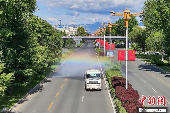 西藏官方通报:防疫物资充足拉萨快递物流外卖正常运行